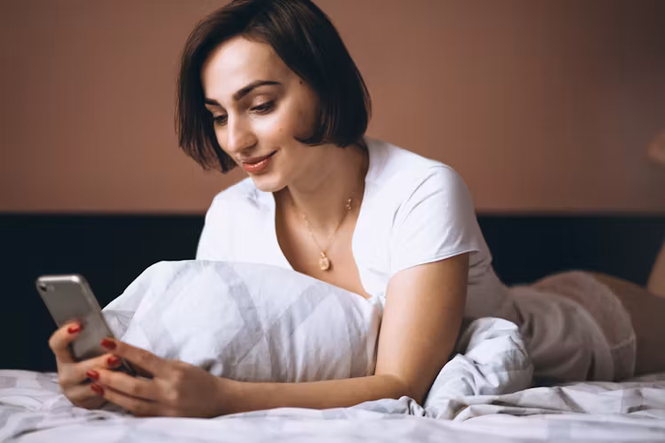 How to Find a Girlfriend Online: Top Dating Sites to Try